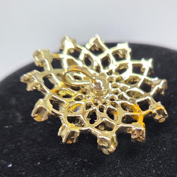 Vintage Style Gold Tone Purple Rhinestone Faux Pearl Flower Pendant - Picture 3 of 5